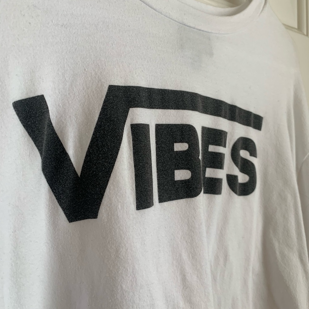 Riot Queen white long sleeve. Vibes with rainbow - Picture 3 of 4